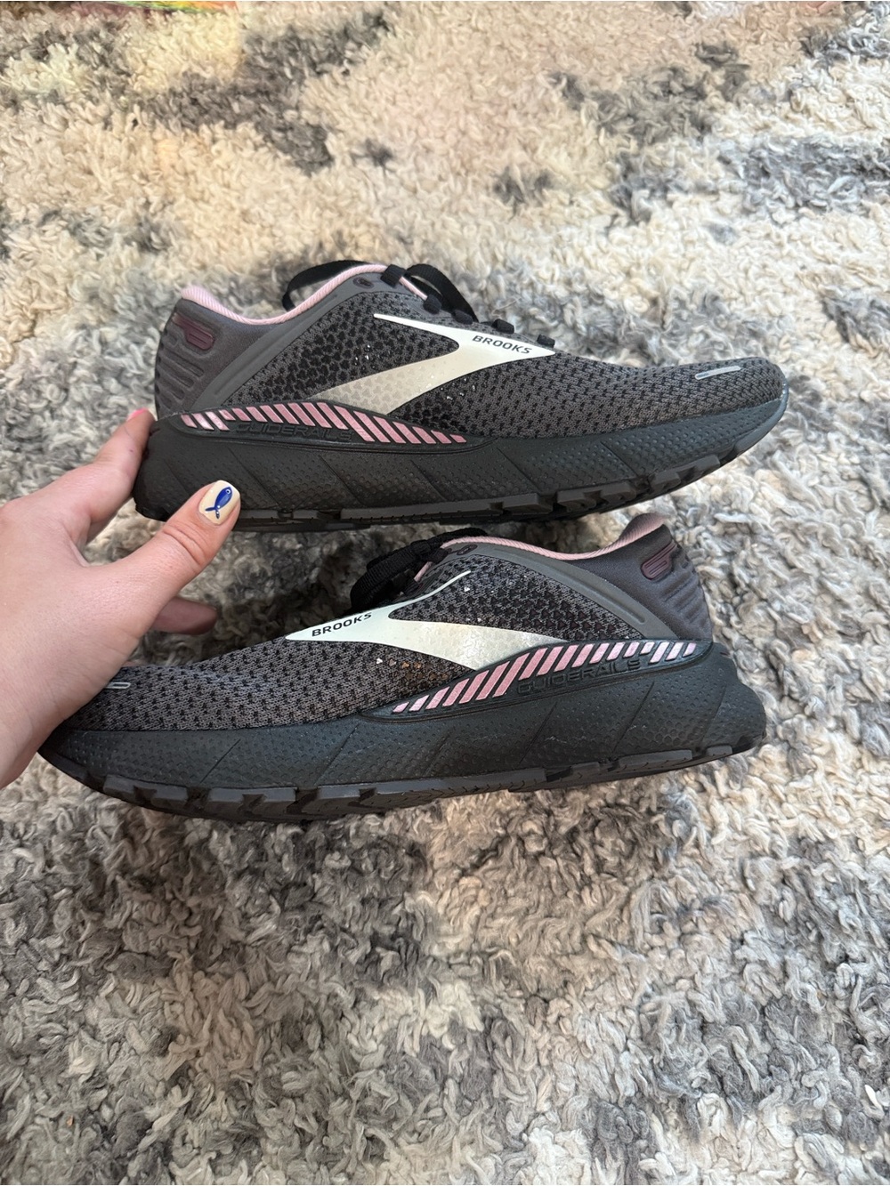Brooks Adrenaline GTS 22 - Picture 3 of 10